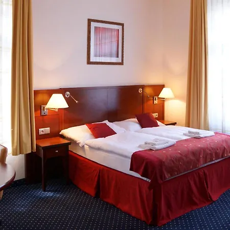 Grand 3* Řevnice